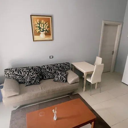 Sheshi Wilson Apartamnet Appartement *