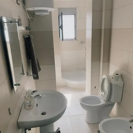 Sheshi Wilson Apartamnet * Tirana